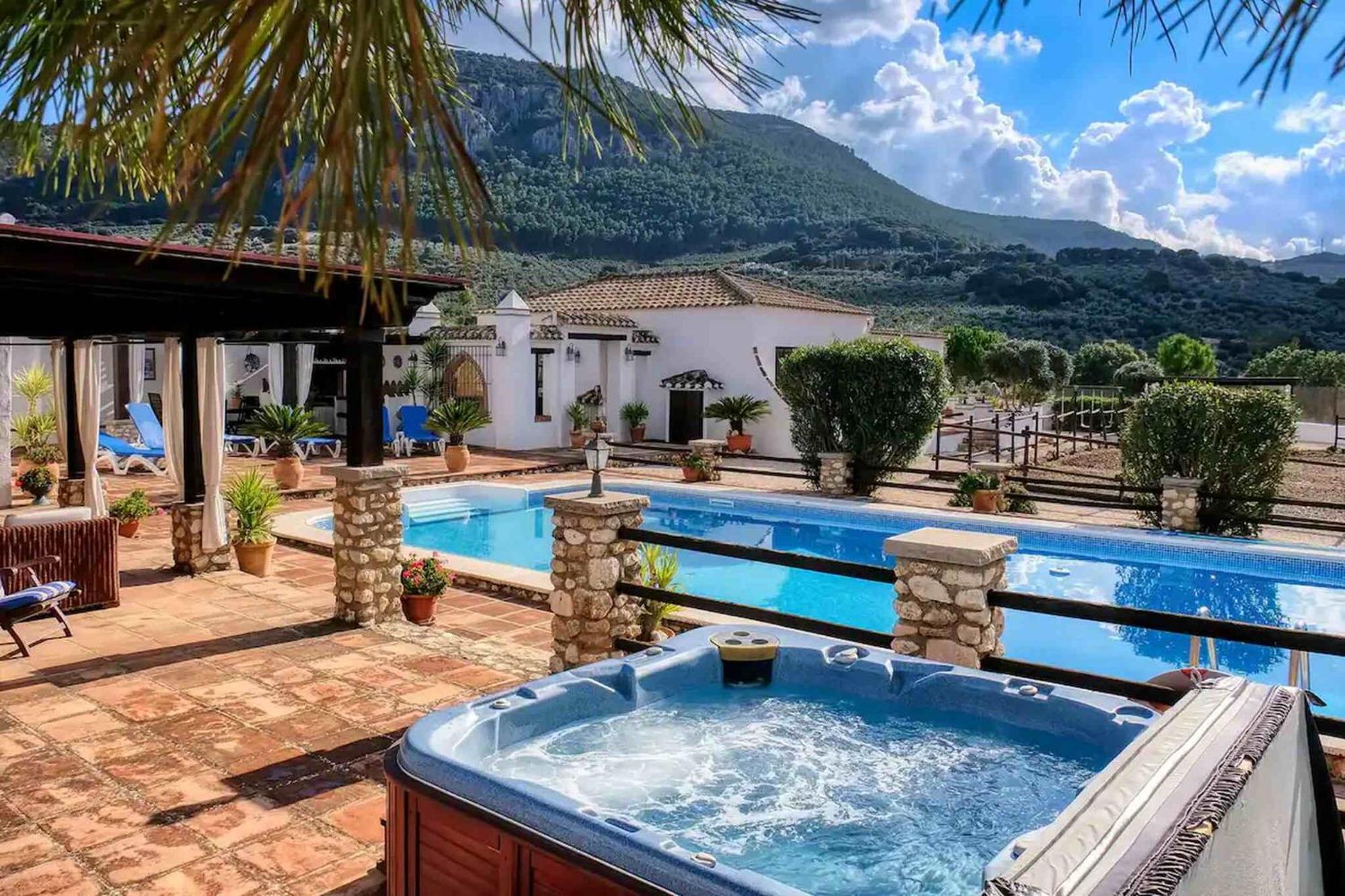 Pasa Fina, Luxury Holiday Retreat Villanueva del Trabuco Luaran gambar